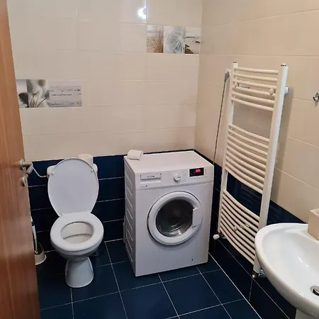 Apartment Agt *